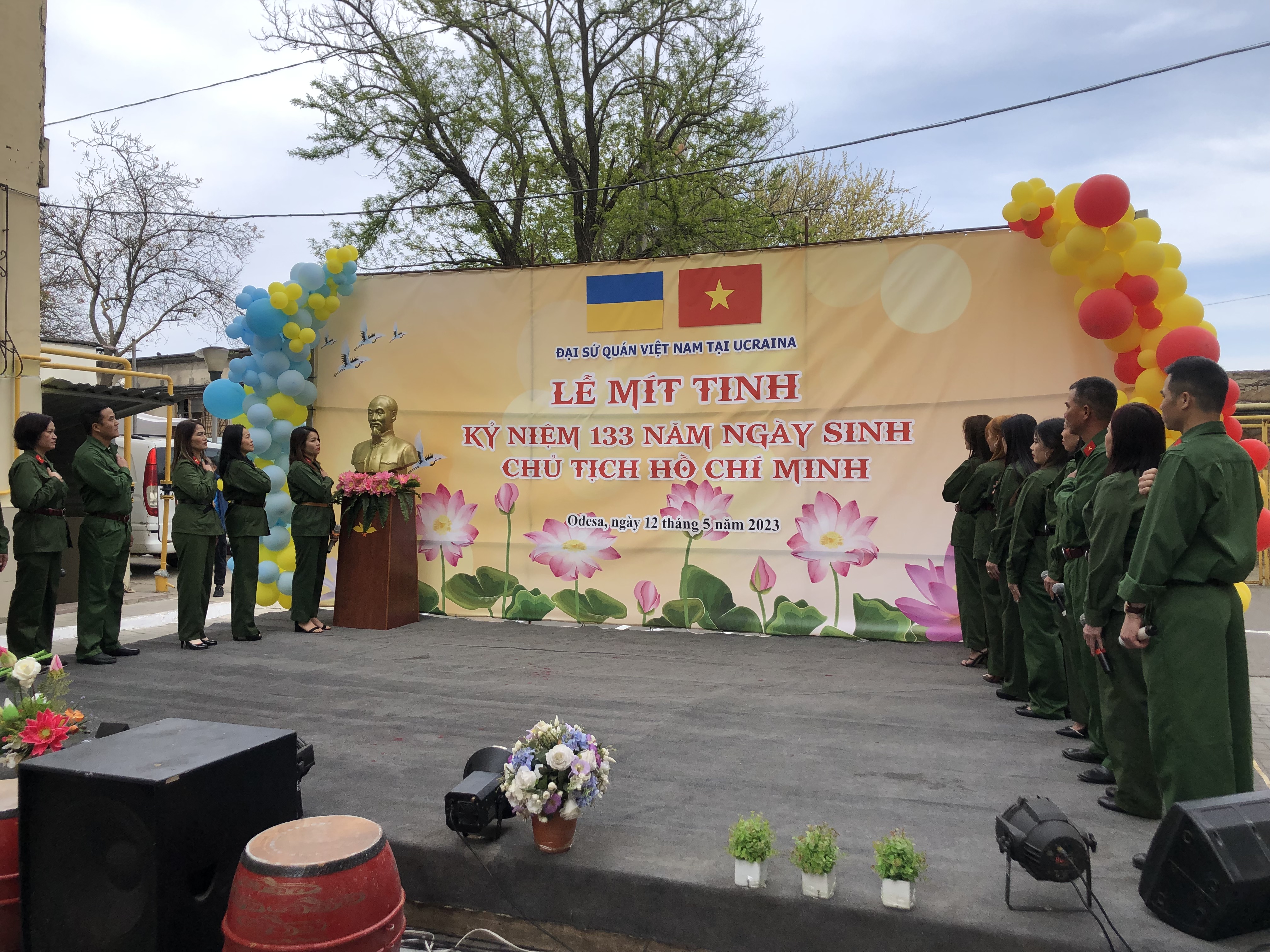 Lễ mit tinh kỷ niệm 133 năm ngày sinh Chủ tịch Hồ Chí Minh tại Odesa
